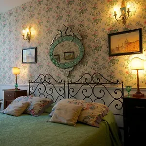 Arco Dei Tolomei Bed & Breakfast