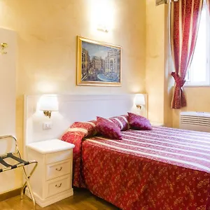 Domus Trevi לינה וארוחת בוקר